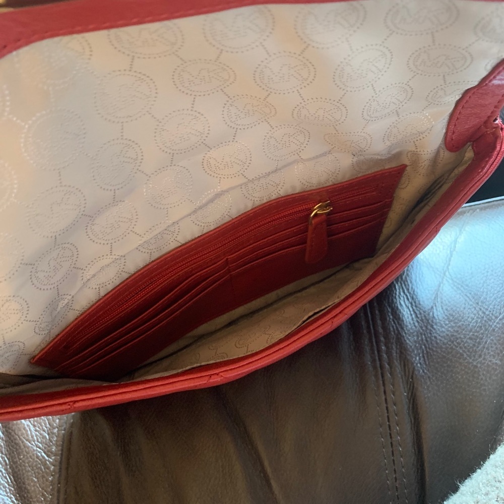 Michael Kors - Picture 2 of 3